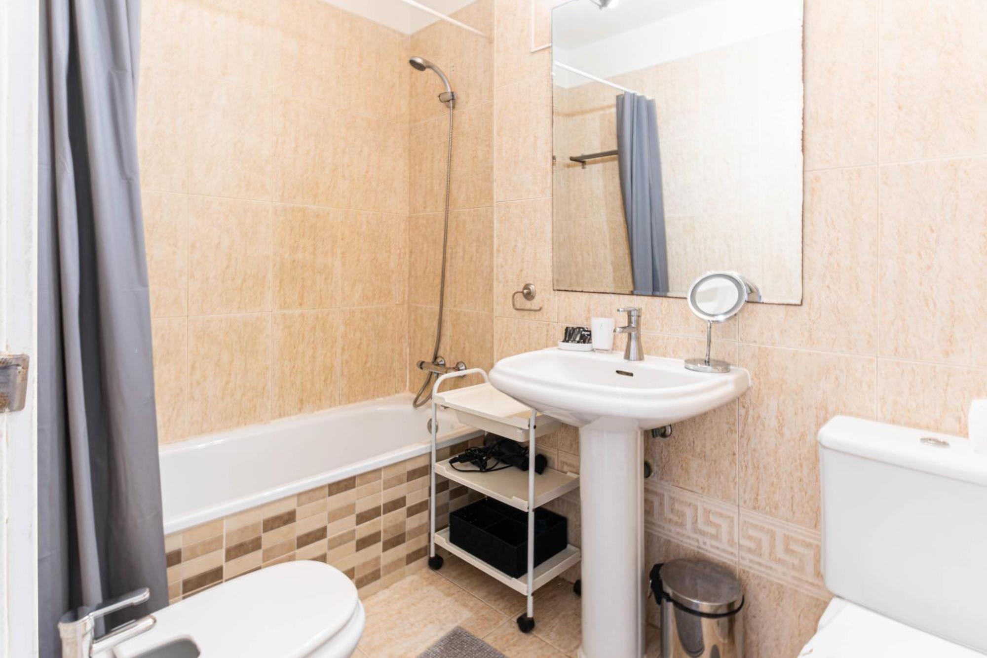 Comodo Y Tranquilo Alojamiento En El Complejo El Navegante Apartment Арона Екстериор снимка