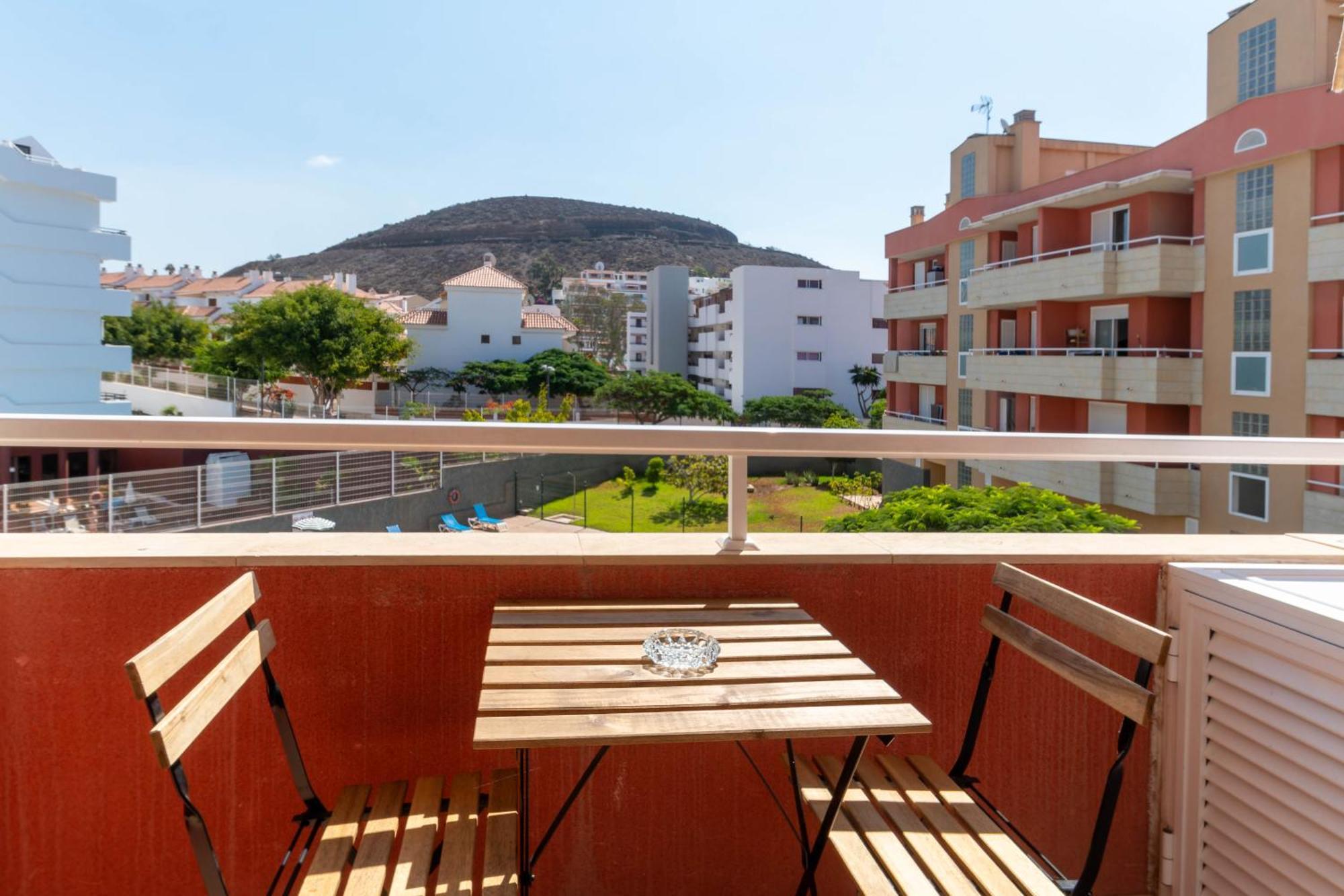 Comodo Y Tranquilo Alojamiento En El Complejo El Navegante Apartment Арона Екстериор снимка